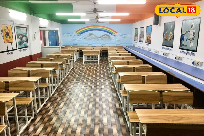 চেয়ার, বেঞ্চ, ব্ল্যাকবোর্ড- সবই আছে, নেই শুধু পাঠশালার কোলাহল। শুনশান স্কুল চত্বর জুড়ে চলছে এক অন্য রকম কর্মযজ্ঞ। কাঁথির নয়াপুট সুধীর কুমার হাইস্কুলের চারটি ভবনের দেওয়ালে রঙ তুলি হাতে ছবি আঁকছেন দুই প্রাক্তন ছাত্র। প্রধান শিক্ষকের উদ্যোগে এই কর্মযজ্ঞে তৈরি হয়েছে শিক্ষণীয় ক্যানভাস। দু’জোড়া নিপুণ হাতের ছোঁয়ায় নতুন রূপ পাচ্ছে বিদ্যালয়ের প্রতিটি দেওয়াল। বদলে যাচ্ছে স্কুলের চেনা রূপ, ছড়িয়ে পড়ছে শিক্ষার নতুন মাত্রা। যেখানে প্রতিটি দেওয়ালই কথা বলবে শেখার ভাষায়। (ছবি ও তথ্যঃ মদন মাইতি)