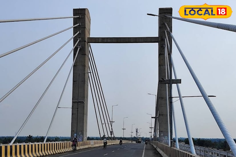 নামখানা, দক্ষিণ ২৪ পরগনা, নবাব মল্লিক: এবার ড্রোন নিয়ে কড়া হল প্রশাসন। নামখানা ব্রিজে ড্রোন ওড়ালেই বিপদ হতে পারে। এ নিয়ে সকলকে সচেতন করেছে নামখানা থানা। নিয়ম না মানলেই এবার ব্যবস্থা নেওয়া হবে বলে জানানো হয়েছে। ছবি ও তথ্য: নবাব মল্লিক 