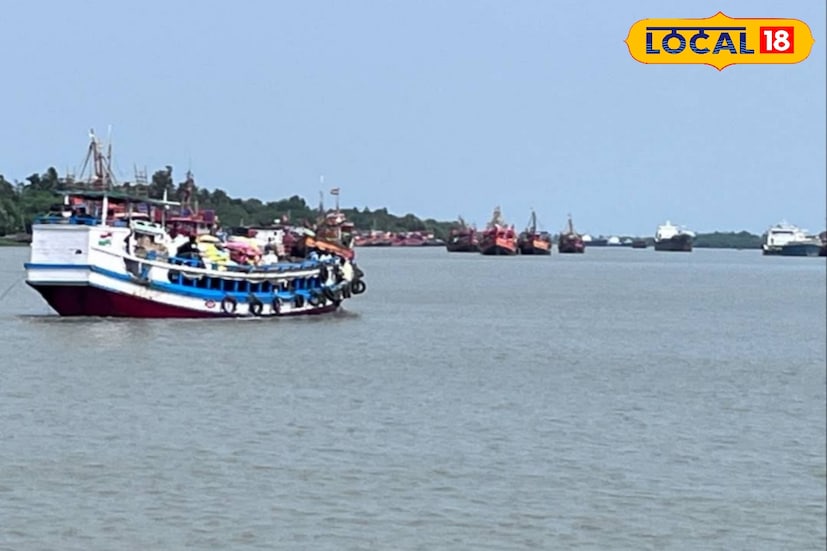 অসামরিক বিমান পরিবহন মন্ত্রক সূত্রে খবর, আবেদন যথাযথ হলে পাওয়া যাবে ড্রোন অ্যাকনলেজমেনট নাম্বার। এমনকি ড্রোন ব্যবহারকারীকে দেওয়া হবে ওনারশিপ অ্যাকনলেজমেনট নাম্বার। এইসব না থাকলে ড্রোন ব্যবহারকারীর বিরুদ্ধে আইনত ব্যবস্থা নেওয়া যায়।
