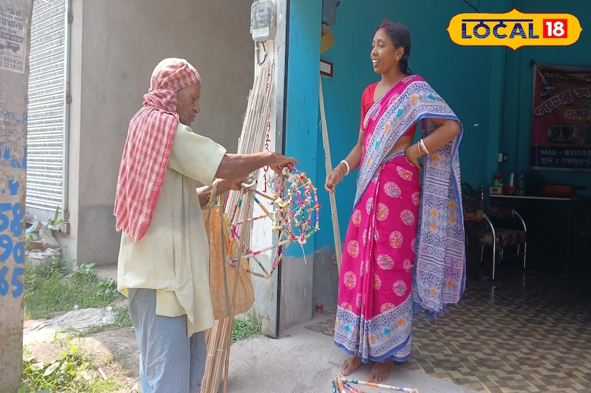 সাধারণত আশ্বিনের শেষ থেকে কার্তিকের শেষ পর্যন্ত পালিত হয় এই প্রদীপ জ্বালানোর রীতি। এই প্রদীপ জ্বালানোর উদ্দেশ্য হল পূর্বপুরুষদের পথ দেখান এবং তাদের আশীর্বাদ প্রার্থনা করা। গত কয়েক বছরে ক্রমেই আকাশ প্রদীপ এর জ্বালানোর রীতি কমেছে।