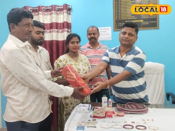 করিমপুর থানার পুলিশ প্রশাসনের সহযোগিতায় হারানো ব্যাগ ফিরে পেলেন দম্পতি করিমপুর থানার পুলিশ প্রশাসনের সহযোগিতায় হারানো ব্যাগ ফিরে পেলেন দম্পতি