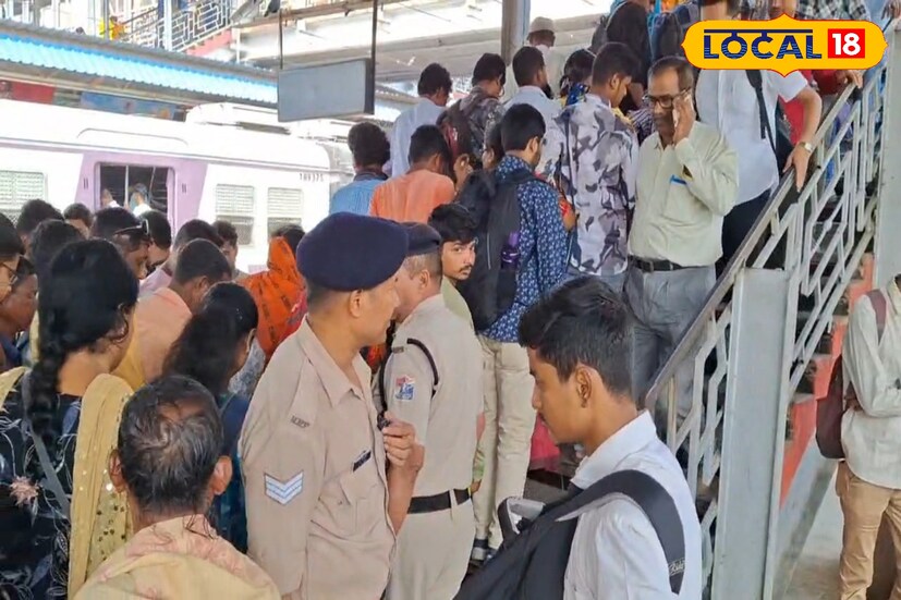 ঘটনার পর থেকেই রেলের পরিকাঠামো এবং নিরাপত্তা ব্যবস্থার ঘাটতি নিয়ে ক্ষোভ উগরে দিয়েছেন যাত্রীরা। অভিযোগ, বছরের পর বছর ধরে ওই একই সিঁড়িতে দুর্ঘটনা ঘটলেও রেল প্রশাসন কার্যত উদাসীন। প্রতিবার ঘটনার পর কয়েকদিন নিরাপত্তা ব্যবস্থা কড়া হয়, তারপর আবার আগের মতো হয়ে যায় সব কিছু।দুর্ঘটনা ঘটলেই বাড়ে রেলের তৎপরতা,তারপরই ফের একই ব্যাপার অভিযোগ নিত্যযাত্রীদের।