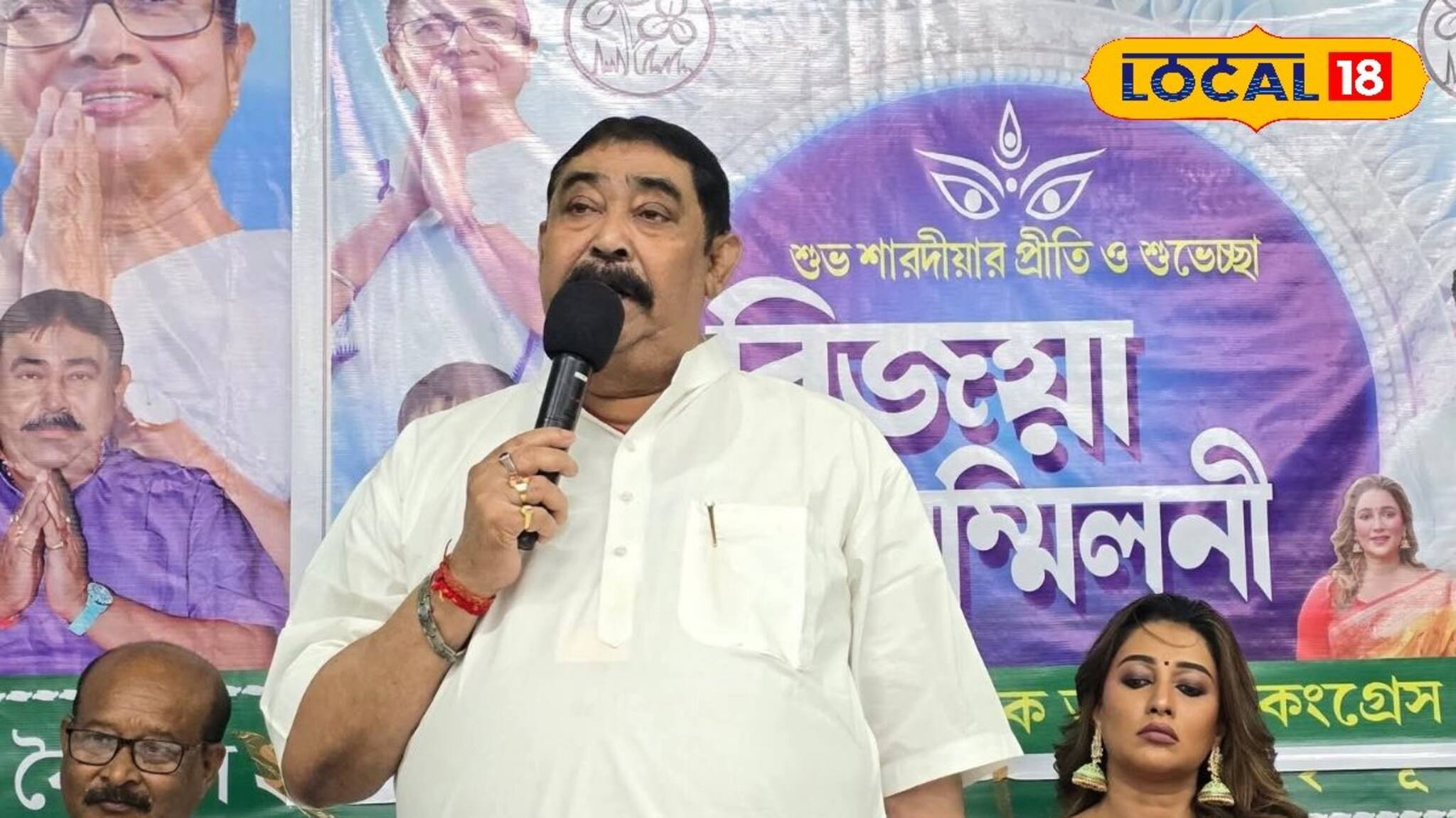 ‘হুজুগে কান দেবেন না, এদিক-ওদিক হলেই অন্ধকার গপ করে গিলে নেবে,’ কী নিদান হাঁকলেন অনুব্রত