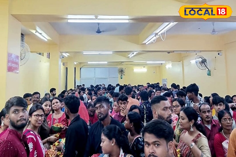 *নৈহাটির বড়মা কালী যেন শুধু এক পুজো নয়, স্থানীয়দের কাছে এটি ভক্তি, ঐতিহ্য ও আবেগের প্রতীক। এবছরও সেই ঐতিহ্য বজায় রেখে রাতভর মাতবে নৈহাটি।