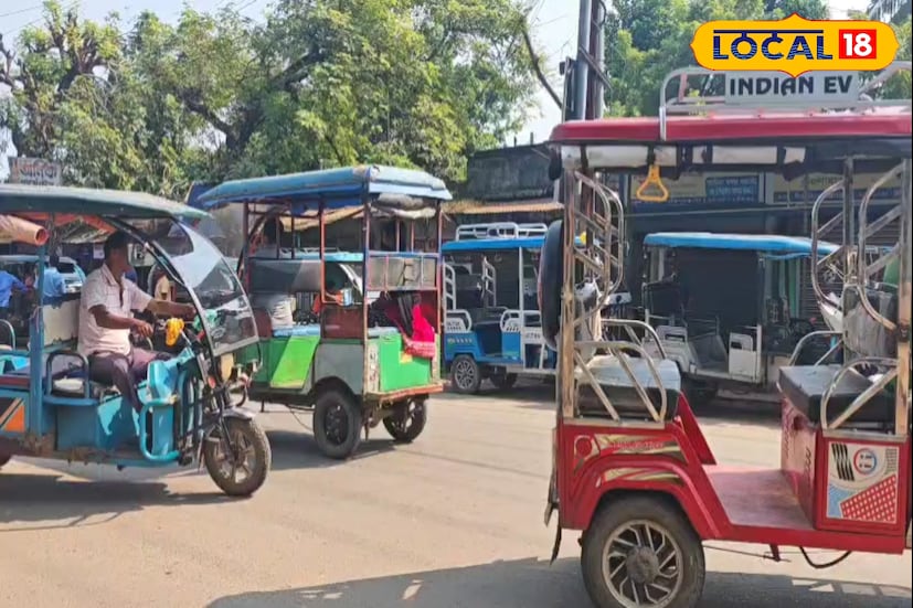  আর সেই কারণেই রাজ্য সরকার থেকে এবার নেওয়া হল বিশেষ পদক্ষেপ এই সমস্ত ই রিক্সার জন্য। এবার সরকারি নিয়ন্ত্রণে আসতে চলেছে টোটো। প্রত্যেকটি টোটোকে সরকারি রেজিস্ট্রেশন এর অন্তর্ভুক্ত করা বাধ্যতামূলক করেছে রাজ্য সরকার।