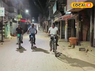রাতের অন্ধকারে সাইকেল চালিয়ে ছুটে আসছেন কারা! বীরভূমে হঠাৎ হলটা কী ?