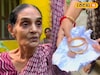 'সোনা পরেছেন কেন? খুলে ফেলুন...'! বারাসাতের রাস্তায় বৃদ্ধাকে আটকে বলল পুলিশ, তারপর?