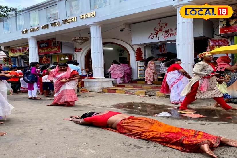 *রাত ২ঃ৩০ মিনিটে পুষ্পাঞ্জলি, যেখানে ভক্তদের অনুরোধ করা হয়েছে নিজস্ব ফুল ও বেলপাতা সঙ্গে নিয়ে আসতে। অঞ্জলি শেষে ভোগ প্রসাদ বিতরণ চলবে ২০ তারিখ রাত তিন'টে থেকে ২১ তারিখ সকাল দশটা পর্যন্ত। ভোগ বিতরণের কেন্দ্র নির্ধারণ করা হয়েছে-সুষমা অ্যাপার্টমেন্ট (শ্যাম রোড) ও জগবন্ধু মোড় সংলগ্ন পুকুরপাড়। এছাড়া সন্দেশ প্রসাদ বিতরণ করা হবে-নৈহাটি নরেন্দ্র উচ্চ বিদ্যানিকেতন (বয়েজ স্কুল) ও নৈহাটি মহেন্দ্র উচ্চ বিদ্যালয় প্রাঙ্গণ থেকে।