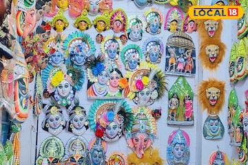 উৎসবের মরশুমে লক্ষাধিক টাকার লক্ষীলাভ মুখোশ শিল্পীদের! উৎসবের মরশুমে লক্ষাধিক টাকার লক্ষীলাভ মুখোশ শিল্পীদের!