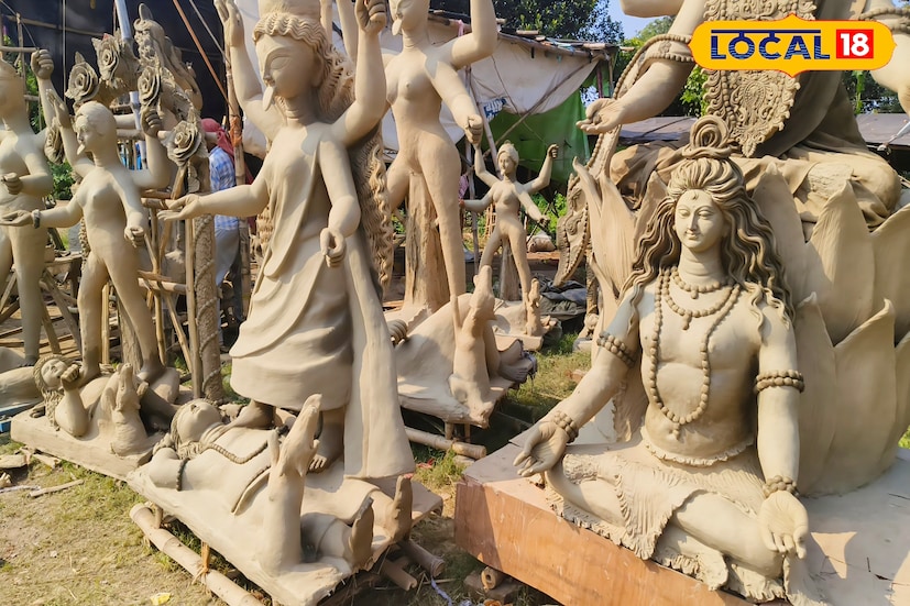 দুর্গাপুরের ট্রাঙ্ক রোড কুমোরটুলিতে দক্ষিণেশ্বর, তারাপিঠের মা কালীর আদলে প্রতিমা তৈরির পাশাপাশি তৈরি হচ্ছে রঘু ডাকাতের কালি,পদ্মাসনা কালী সহ কালীর নানান রুপ।একসাথে হাজার খানিক কালী প্রতিমা গড়ে উঠছে শিল্পীদের নিপুণ হাতের ছোঁয়ায়।( ছবি ও তথ্য : দীপিকা সরকার) 