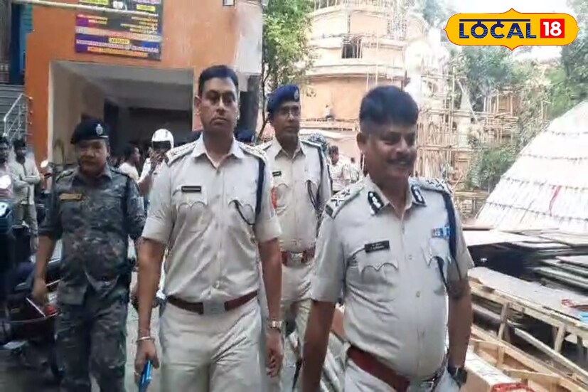 পুলিশের এক আধিকারিক জানান, “দুর্গাপুজোর সময় ‘পুজো বন্ধু’দের তৎপরতায় বহু বিপত্তি এড়ানো গিয়েছিল। এবার কালীপুজোতেও সেই একই সাফল্যের আশা করছি।” ছবি ও তথ্য : ঋত্বিক ভট্টাচার্য
