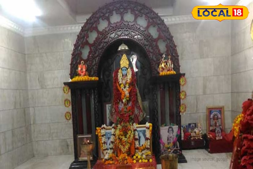 রাত আটটা থেকে শুরু হবে এবারের পুজো, চলবে সারারাত। ভোরবেলায় মায়ের প্রসাদ পেয়ে বাড়ি ফিরবেন ভক্তরা। পরের দিনও থাকছে আরতি ও নানা আয়োজন।