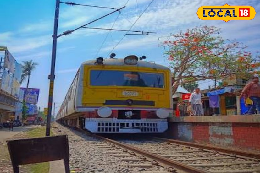 ১৯৫৫ সালে পুরনো বসিরহাট স্টেশনটি উঠে যাওয়ার পর সেই জায়গাতেই গড়ে ওঠে বর্তমানের ৭২ নম্বর বাস স্ট্যান্ড। পরবর্তীতে ১৯৬১ সালে চালু হয় ব্রড গেজ রেললাইন। তবে সেই সময়ে গোটা লাইনটি ছিল সিঙ্গেল, ফলে ট্রেন চলাচল সীমিত ছিল। তবু এই রেলই তখন গ্রাম থেকে শহরে যোগাযোগের একমাত্র নির্ভরযোগ্য মাধ্যম ছিল।