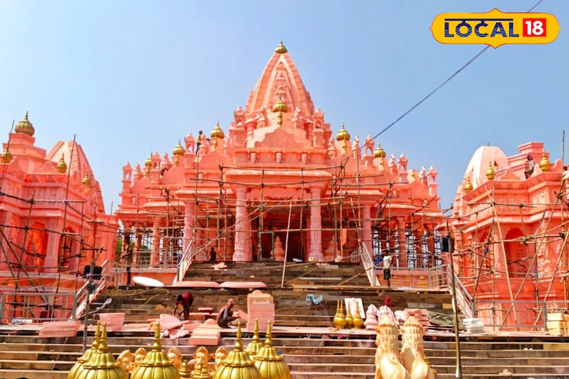 পুজো কমিটির কোষাধ্যক্ষ উত্তম কুমার দাস জানান, ওই পুজোকে কেন্দ্র করে প্রতিদিন সাংস্কৃতিক অনুষ্ঠান হয়।বিশিষ্ট শিল্পীরাও আসেন। পাশাপাশি শিশুদের মনোরঞ্জনের জন্য একটা ছোটো মেলা বসে। কালী পুজোর রাতে বহু ভক্ত মণ্ডপে পুজো দিতে আসেন।এছাড়া প্রতিমা দর্শনে উপচে পড়া ভিড় হয়ে দর্শনার্থীদের।( ছবি ও তথ্য : দীপিকা সরকার) 