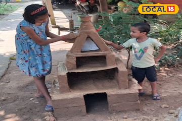 দুই খুদের হাতে ফিরল গ্রামবাংলার প্রাচীন ঐতিহ্য! এই 'দিওয়ালি ঘর' কী জানেন? দুই খুদের হাতে ফিরল গ্রামবাংলার প্রাচীন ঐতিহ্য! এই 'দিওয়ালি ঘর' কী জানেন?