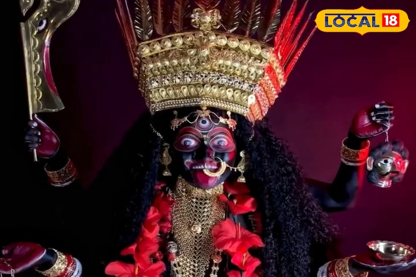 এছাড়াও তিনি বলেন, ভিডিও ভাইরাল হওয়ার পর থেকে অনেকেই পুনরায় সাজিয়ে তোলার জন্য মোটা টাকা অফার করছেন। তবে সবাইকে আমার অনুরোধ, প্রতি বছর একবারই আমি এই শিল্পের কাজ করে থাকি এবং অর্থের লোভ দিয়ে আমাকে সেই কাজ করানো যাবে না। এটি নেহাত ভালবাসা ও মায়ের প্রতি শ্রদ্ধা ও ভক্তির জন্যই করে থাকা।