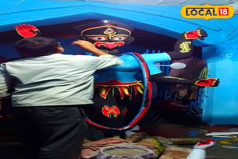 গ্রামের অধিষ্ঠাত্রী মা কালী। তবে গ্রামের মানুষদের কাছে 'মা কুলুডিশ্বরী' নামেই তিনি পরিচিত। এক বিশাল আমগাছের তলায় ছোট্ট একখানি কংক্রিটের তৈরি মন্দিরে ডাকিনী-যোগিনী এবং ঘন নীল বর্ণের কাল ভৈরব সহযোগে তিনি বিরাজ করেন। পদতলে শায়িত শিব এবং এবং বাম পাশে বাহন শেয়াল। (ছবি ও তথ্যঃ নীলাঞ্জন বন্দ্যোপাধ্যায়)