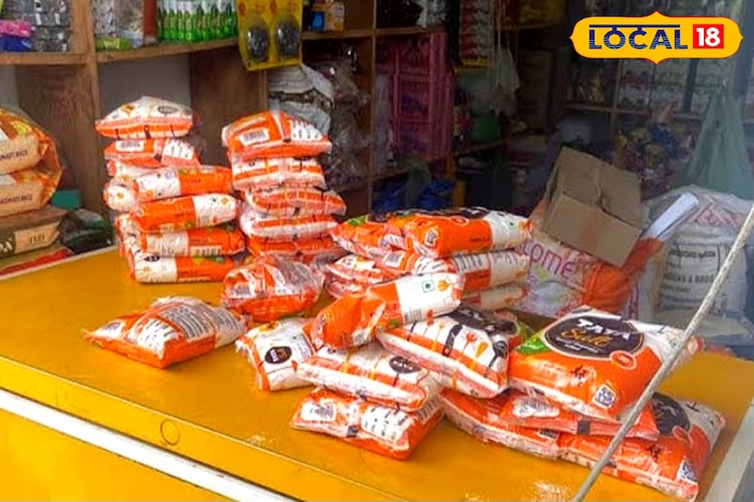 উত্তর ২৪ পরগনা, রুদ্র নারায়ণ রায়: ধনতেরাসে ভিড় নুন কিনতে, হাবরা-অশোকনগরে দোকান জুড়ে যেন নুনের আকাল। সকাল থেকেই হাবরা, অশোকনগরসহ বিস্তীর্ণ এলাকায় মুদি দোকানগুলিতে ভিড় উপচে পড়েছে- তবে সোনা, রুপো বা পিতল নয়, মানুষ এবার ছুটছেন নুন কিনতে
