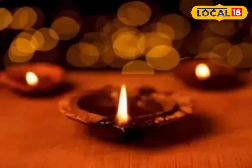 *ছাদ, বারান্দা বা উঠোন: বাড়ির সবচেয়ে উঁচু স্থান যেমন ছাদ বা বারান্দায় কমপক্ষে একটি প্রদীপ দেওয়া হয়। এই প্রদীপ দূর থেকে পথ প্রদর্শক হিসেবে কাজ করে।