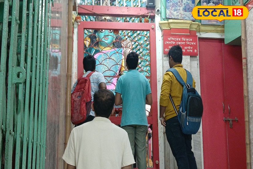 মন্দির ভেঙে পড়ার পর, পরে কংক্রিট মন্দির এবং প্রতিমা নির্মাণ হয়। প্রায় দোতলার সমান বিশাল মূর্তি হাজার হাত নিয়ে দেবী বিরাজ করছে মন্দিরে। এখানে মা কালী রূপে পুজো হলেও মুখের বাইরের জিভ থাকে না। জাগ্রত হাজার হাতের কালী মা, ভক্তি ভরে ডাকলে সাড়া দেন। ভক্তের মনস্কামনা পূর্ণ করেন এবং বিপদমুক্ত করেন বলেই বিশ্বাস মানুষের। তাই প্রতিদিন অসংখ্য ভক্ত সমাগম ঘটে এখানে। বিশেষ করে দক্ষিণ ভারত থেকে অগণিত ভক্ত আসেন। সারা বছর প্রতিদিন ভক্ত সমাগম হয়। বিশেষ দিনগুলিতে ভক্ত ঢল নামে। (ছবি ও তথ্য: রাকেশ মাইতি)