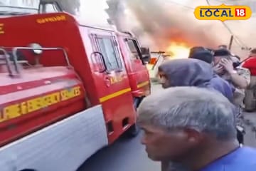 দার্জিলিংয়ে বিধ্বংসী অগ্নিকাণ্ড! মুখ্যমন্ত্রীর আঁকা ছবিসহ পুড়ে ছাই শিল্পীর ঘর দার্জিলিংয়ে বিধ্বংসী অগ্নিকাণ্ড! মুখ্যমন্ত্রীর আঁকা ছবিসহ পুড়ে ছাই শিল্পীর ঘর