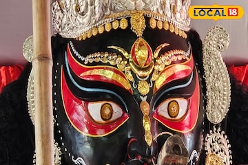 সেজে উঠেছেন নৈহাটির বড়মা...! এ বছর কত কোটি টাকার গয়নায় সাজলেন? দেব পাঠালেন বেনারসি সেজে উঠেছেন নৈহাটির বড়মা...! এ বছর কত কোটি টাকার গয়নায় সাজলেন? দেব পাঠালেন বেনারসি