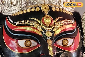 সেজে উঠেছেন নৈহাটির বড়মা...! এ বছর কত কোটি টাকার গয়নায় সাজলেন? দেব পাঠালেন বেনারসি
