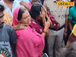 মৃত শেখ আব্বাসউদ্দিনের স্ত্রী ও বৌদি