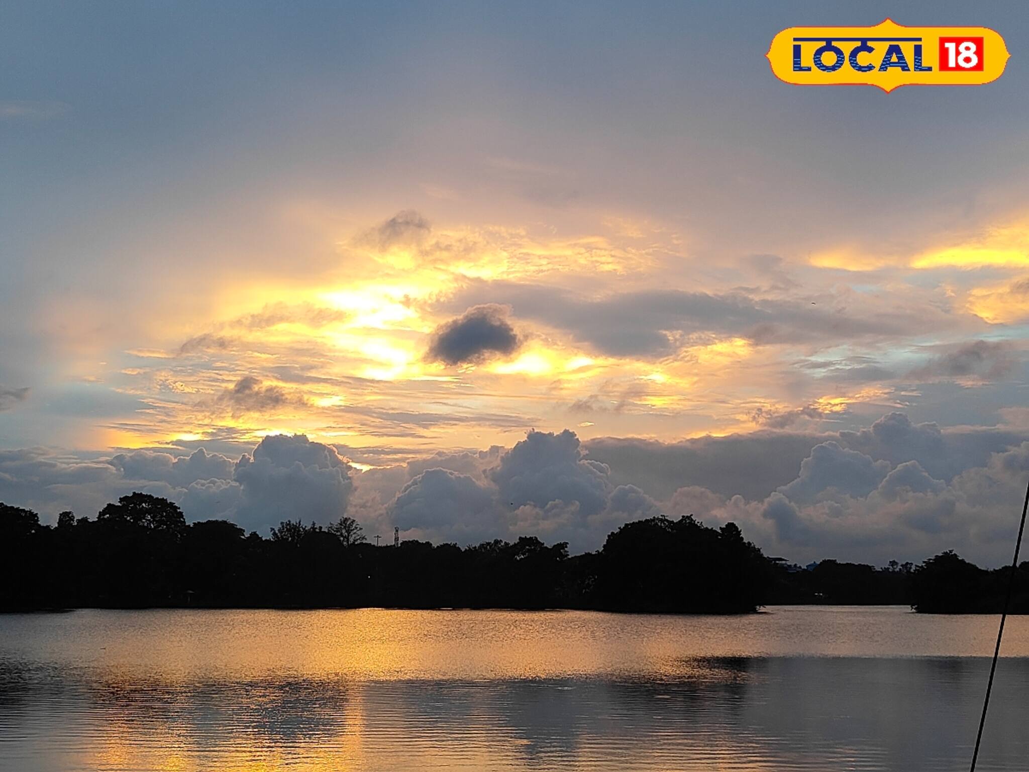 সকাল গড়াতেই বাড়ছে গরম, রাতে শীতের আমেজ, ধেয়ে আসছে বৃষ্টিও, অদ্ভুত আবহাওয়ার পরিবর্তন
