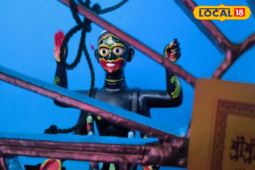 কবিরাজ এবং কর'রা এই পুজো শুরু করেন আড়াইশো বছর আগে। এলাকার কবিরাজ পরিবার এবং কর পরিবাররা শুরু করলেও বর্তমান যুগে এই পুজো এখন ষোলআনা পুজোতে পরিণত হয়েছে। ছোট্ট মন্দির। তার ভিতরে মায়ের মূর্তি। চোখ যেন কথা বলছে। ছবি ও তথ্য নীলাঞ্জন বন্দ্যোপাধ্যায়।