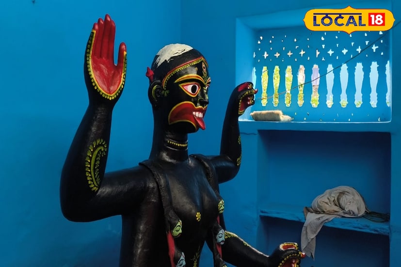 প্রায় আড়াইশো বছরের কালী পুজো এটি। মা পায়রা কালী আজও সোনামুখীর অন্যতম মুখ্য কালী গুলির একটি। দূর দূরান্ত থেকে দর্শনার্থীরা আসেন গোটা বছর। মায়ের দর্শন পেতে এবং মনস্কামনা পূর্ণ করতে। মায়ের মিষ্টি নাম, মানুষকে আকর্ষণ করে। ইতিহাস জানতে ইচ্ছে করে। ছবি ও তথ্য নীলাঞ্জন বন্দ্যোপাধ্যায়