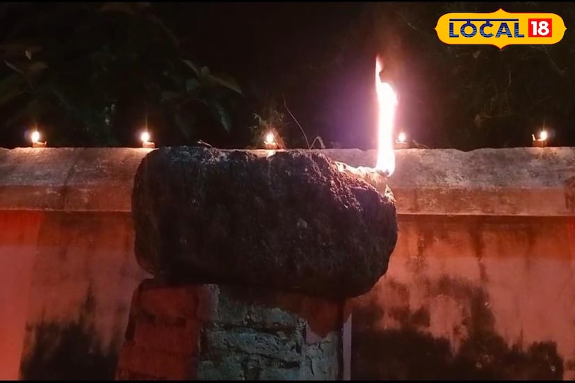 বীরভূম জেলায় আজও জ্বলছে মহাভারতের যুগের প্রদীপ! তবে কোথায় জ্বলে এই প্রদীপ, আপনি কি জানেন? জানলে হয়ত সত্যিই আপনিও চমকে উঠবেন, কারণ জায়গাটা আপনারও চেনা! তবে জায়গাটা চেনা হলেও আপনি কি দেখেছেন এই প্রদীপ? বীরভূম মানেই ইতিহাস বা পৌরাণিক কাহিনী সমৃদ্ধ একটি জেলা। সেই বীরভূম জেলার কোটাসুর গ্রামকে ঘিরে রয়েছে একাধিক ঐতিহাসিক ঘটনার সম্ভার। রয়েছে মহাভারত যোগও! (ছবি ও তথ্য: সৌভিক রায়)