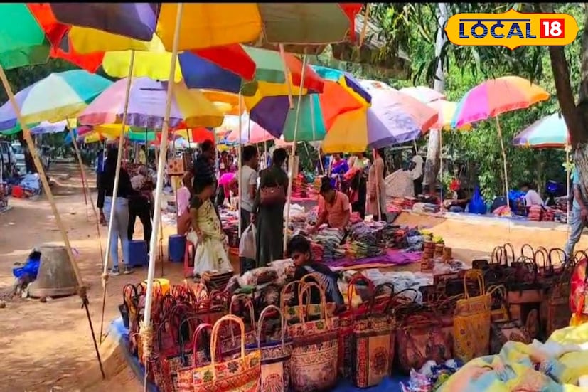 বীরভূম,সৌভিক রায়: রাত পেরোলেই ভাইফোঁটা। ভাইফোঁটা বা ভ্রাতৃদ্বিতীয়া, ভাই-বোনের সম্পর্কের সবচেয়ে ভালোবাসায় ভরা উৎসব। আর ভাইফোঁটা মানেই নানান ধরনের খাওয়া-দাওয়ার পাশাপাশি বোনেদের বা দিদিদের অভিনব উপহার দেওয়া। সময়ের সঙ্গে সঙ্গে উপহার দেওয়ার ধরনও পাল্টে গিয়েছে। উপহার ছাড়া ভাইফোঁটা যেন অসম্পূর্ণ। মিষ্টি ধান দুর্বার পাশাপাশি এখন জায়গা করে নিচ্ছে নতুনত্ব উপহার।