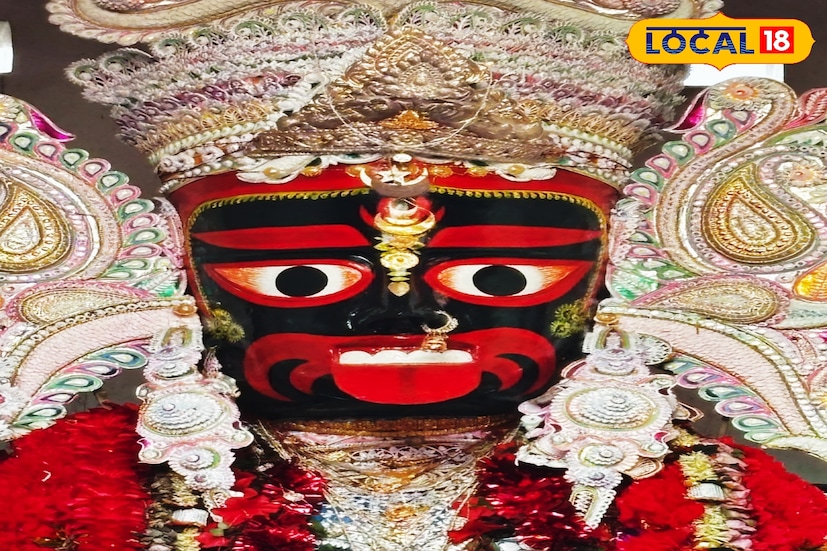 পূর্ব বর্ধমান জেলার অন্যতম প্রাচীণ কালী হল বড়বেলুনের মা বড়মা। প্রায় ৭০০ বছরের পুরানো এই পুজো। পূর্ব বর্ধমানের ভাতার ব্লকে বড়বেলুন গ্রাম। যদিও আগে এই গ্রামের নাম ছিল বিল্বপত্তন। জানা যায়, এই গ্রামে পুজোর সূচনা করেছিলেন সাধক ভৃগুরাম। এছাড়াও এখন যে জায়গায় দেবী রয়েছেন সেই জায়গা নাকি আগে শ্মশান ছিল। তথ্য ও ছবি: বনোয়ারীলাল চৌধুরী