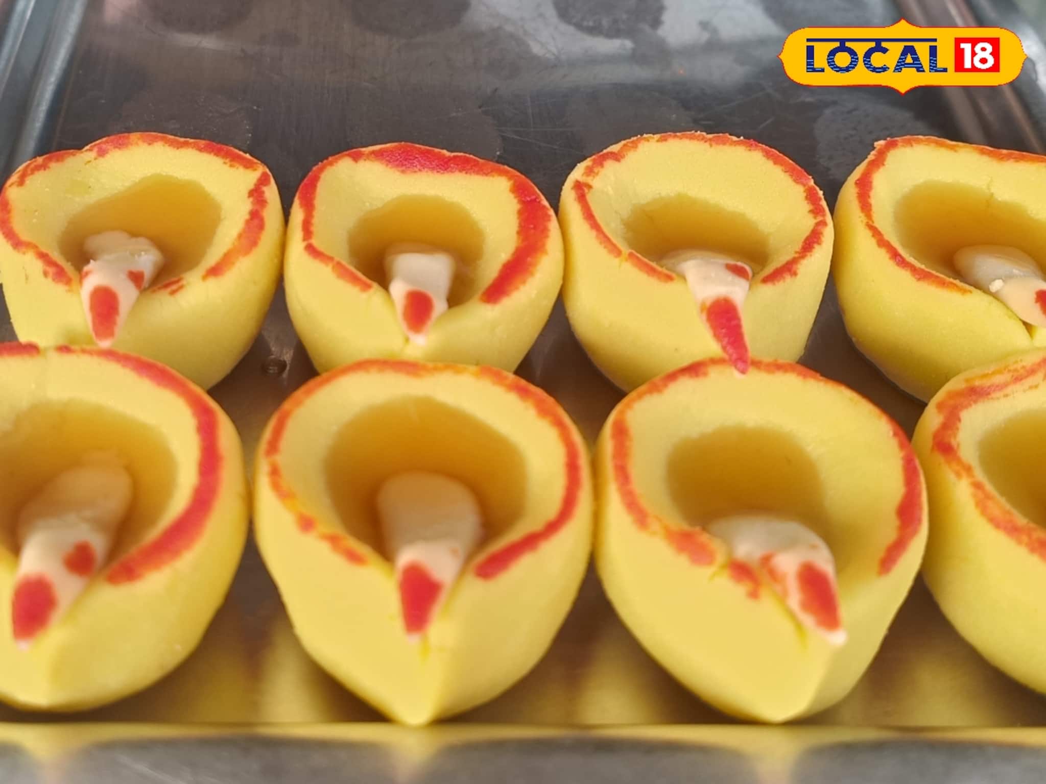 দেখতে প্রদীপের মত, তবে খাওয়া যায়, ভাতৃদ্বিতীয়ার বাজারে হিট এই মিষ্টি!