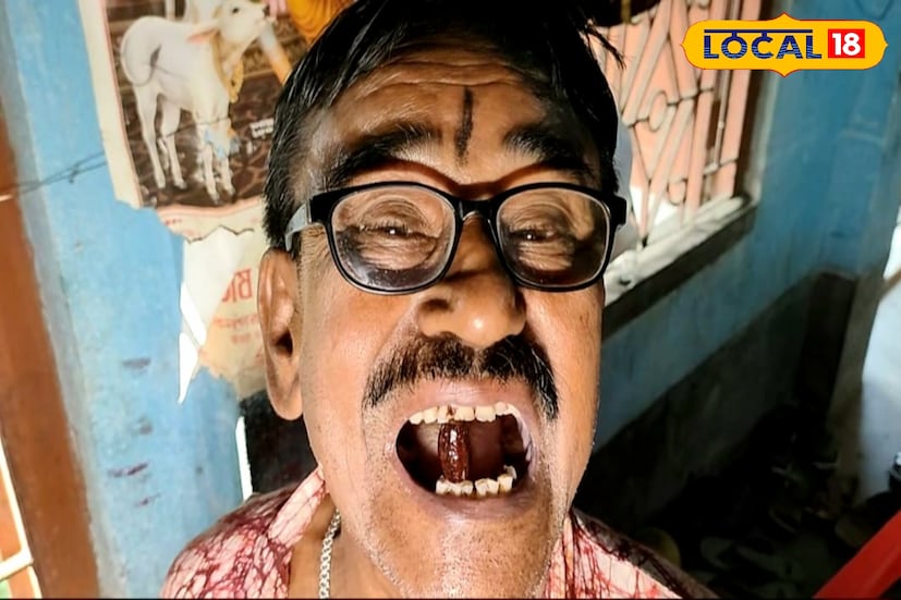 উত্তর ২৪ পরগনা, রুদ্র নারায়ণ রায়: ভাইফোঁটার দিন কথা দিয়েছিলেন বোনকে। আর তারপর থেকেই বোনের স্মৃতিতে ২৯ বছর ধরে মুখে রেখে দিয়েছেন জলপাইয়ের আঁটি। শুনতে অবাক লাগলেও, এটাই সত্যি। মুখে আঁটি নিয়েই, তিনি সারেন খাওয়া দাওয়া থেকে ঘুমোন সবকিছুই। বোন না থাকলেও, বোনের স্মৃতি আজ এভাবেই আগলে রেখেছেন এক দাদা