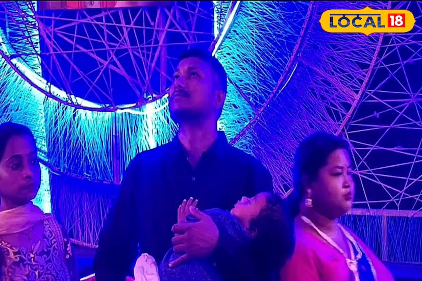 দর্শনার্থীরাও এই থিম দেখে মুগ্ধ। বিশেষত মহিলারা পুরুষদের ত্যাগ ও শ্রমের প্রতি শ্রদ্ধা জানিয়ে উদ্যোক্তাদের উদ্যোগকে সাধুবাদ জানিয়েছেন। সব মিলিয়ে, মধ্যমগ্রাম কিশোর স্পোটিং ক্লাবের এই অভিনব ভাবনা সমাজে নতুন আলোচনার জন্ম দিয়েছে- মাতৃশক্তির পুজোয় এবার পিতৃশক্তিকেও যেন প্রণাম জানাতে হচ্ছে। (ছবি ও তথ্যঃ রুদ্র নারায়ণ রায়)