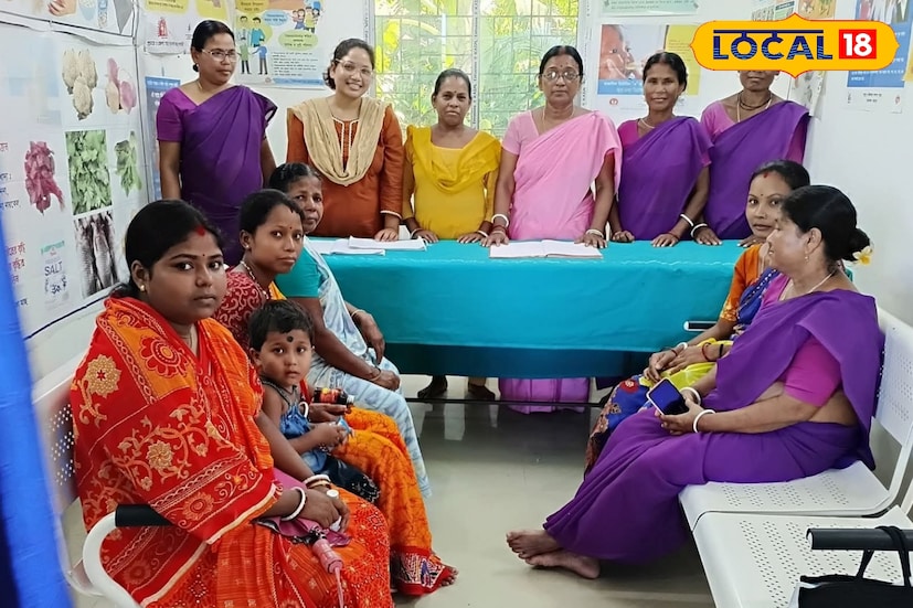 বীরভূম জেলাতেই অঙ্গনওয়াড়ি ও আশাকর্মীর সংখ্যা প্রায় দশ হাজার। এতদিন ধরে তাঁরা নানা তথ্য সংগ্রহ, মা ও শিশুর স্বাস্থ্য পরিষেবা, জনস্বাস্থ্য সংক্রান্ত তথ্য নথিভুক্তকরণ সহ একাধিক দায়িত্ব পালন করলেও স্মার্টফোনের অভাব ছিল বড় বাধা। অনেকেই ব্যক্তিগত ফোন বা পরিবারের সদস্যদের মোবাইল ব্যবহার করে কাজ চালিয়ে যাচ্ছিলেন। অবশেষে তাঁদের দীর্ঘদিনের দাবি আংশিকভাবে পূরণ হল।
