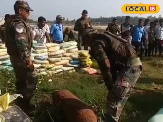 লম্বাটে, এত বড়, অজয় নদে ভাসছে ওটা কী? শেষমেষ এল সেনা জওয়ান! আসল কাণ্ড জানলে চমকে যাবেন