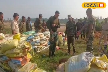 লম্বাটে, এত বড়, অজয় নদে ভাসছে ওটা কী? শেষমেষ এল সেনা জওয়ান! আসল কাণ্ড জানলে চমকে যাবেন লম্বাটে, এত বড়, অজয় নদে ভাসছে ওটা কী? শেষমেষ এল সেনা জওয়ান! আসল কাণ্ড জানলে চমকে যাবেন