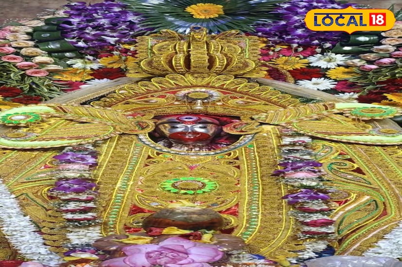 সারাটি বছর সেই অলঙ্কার থাকে গোপন জায়গায় ও লকারে। এমনটাই জানান তারাপীঠ মন্দিরের প্রবীণ সেবাইত প্রবোধ বন্দ্যোপাধ্যায়। তিনি জানান মা তারার শিলামূর্তিকে শ্মশান থেকে উদ্ধার করে যখন মন্দিরে বসানো হয় তখন শিলার উপরই পুজো অর্পণ করা হতো। সেইসময় সেভাবে স্বর্ণলঙ্কার নিবেদন করা হতো না। পরবর্তীকালে সাধক বামাক্ষ্যাপা সিদ্ধিলাভ করেন।