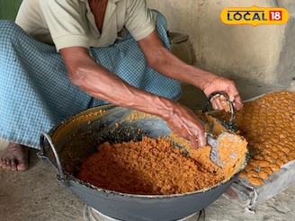 শীত এবার জমে যাবে, চিনি লাগবে না গুড়ই 'কাফি'! একবার হলেও চেখে দেখতে পারেন এই মিষ্টি!
