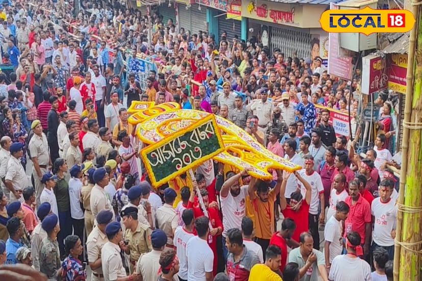 *জানা যায়, নবদ্বীপে রাস উৎসবে গিয়ে বড় বড় মূর্তি দেখার পর, নৈহাটির নদিয়া জুটমিলের কর্মী তথা বিশিষ্ট সমাজসেবী ভবেশ চক্রবর্তী বড় কালী পুজোর প্রচলন করেন। পরবর্তীতে বড় কালী বড়মা হিসেবে জনমানষে ছড়িয়ে পড়ে। পুজোর এই চারদিন দেবীর বিশেষ পুজো করা হয়। প্রতিমা নিরঞ্জনের আগে রীতি মেনে বড়মার গায়ের সোনার ও রুপোর গয়না খুলিয়ে মাকে সাজিয়ে তোলা হয় ফুলের গয়না দিয়ে।
