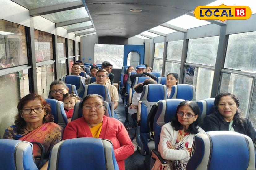 পর্যটনের ছন্দে আবার প্রাণ ফিরে পাচ্ছে দার্জিলিং পাহাড়। আর টয়ট্রেন— এখনো তারই অন্যতম প্রাণভোমরা। ছবি ও তথ্য : ঋত্বিক ভট্টাচার্য