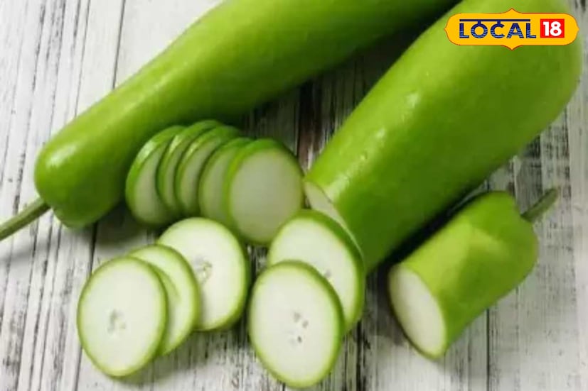 এছাড়া ছোলার ডাল ব্লাড প্রেশার নিয়ন্ত্রণে রাখে। ছোলায় প্রচুর আয়রন আছে। ফলে এটি দেহে লোহিত রক্ত কণিকার উৎপাদন বাড়িয়ে রক্ত স্বল্পতার সমস্যা প্রতিরোধ করে।এছাড়া ছোলা একটি কম ক্যালরিযুক্ত খাবার। তাই এটি ওজন নিয়ন্ত্রণে সহায়তা করে বলে জানাচ্ছেন চিকিৎসক।