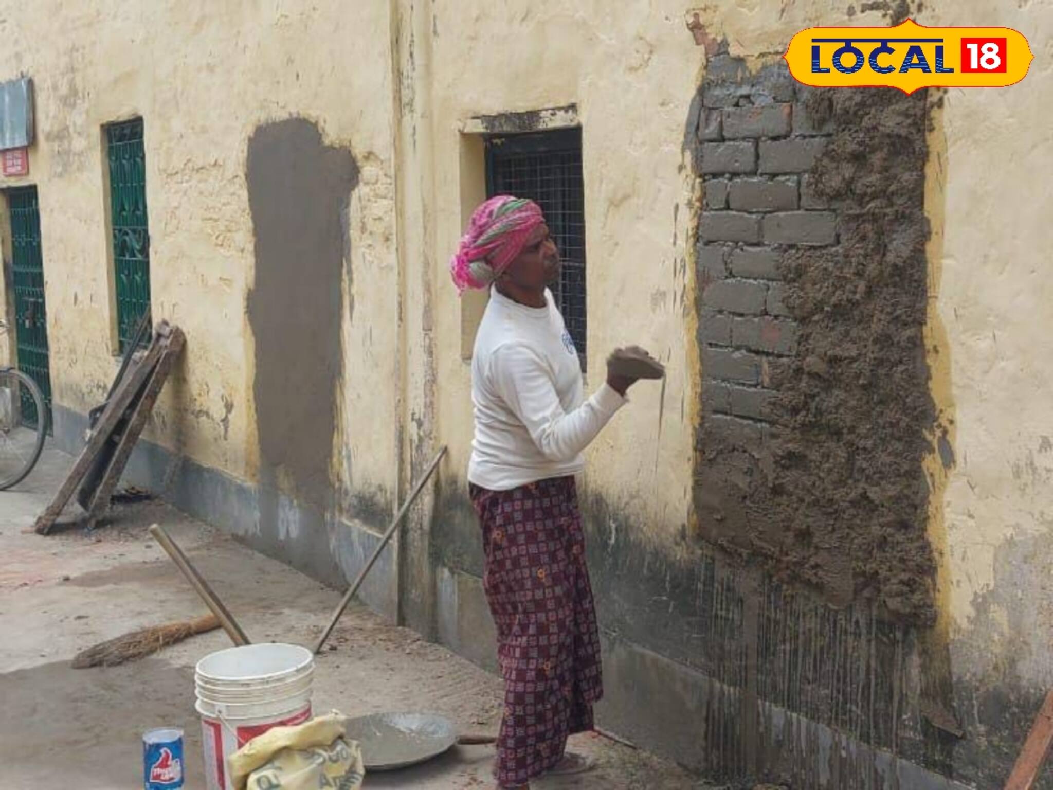 খোদ পুলিশের বাড়িতেই জানলা ভেঙে চুরি, মা কালীর ২০ লক্ষ টাকার সোনা-রুপোর গয়না হাপিশ, তারপর