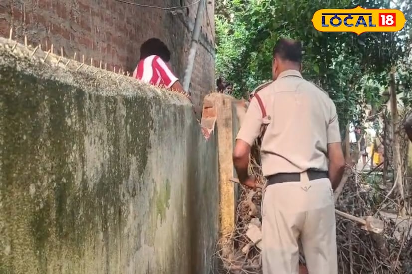 স্থানীয় সূত্রে জানা গিয়েছে, শনিবার গভীর রাতে একটি ষাঁড় স্থানীয় এক সরু গলির মধ্যে ঢুকে পড়ে এবং পরে একটি বাড়ির দেওয়াল ও পাঁচিলের মাঝে আটকে যায়। রাতভর প্রাণপণ চেষ্টা করেও নিজেকে মুক্ত করতে না পেরে ক্লান্ত হয়ে পড়ে প্রাণীটি। এলাকাবাসীরাও প্রথমে ভেবেছিলেন, হয়তো ষাঁড়টিকে আর বাঁচানো সম্ভব হবে না।