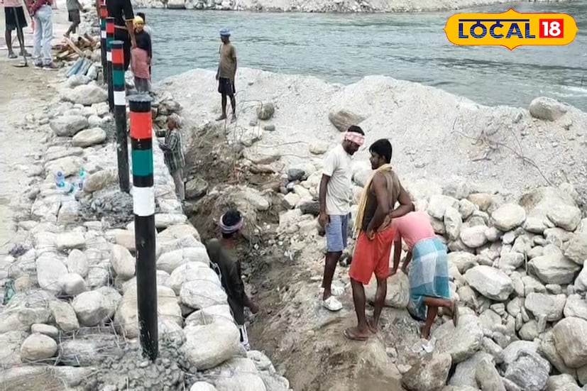 *তিনি পূর্ত দফতরের ইঞ্জিনিয়ার, শ্রমিক এবং স্থানীয় প্রশাসনকে অভিনন্দন জানিয়ে বলেন, 