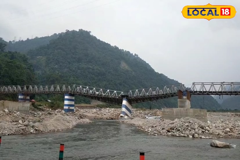 *একইসঙ্গে মুখ্যমন্ত্রী জানিয়েছেন, ১৯৬৫ সালের সেই পুরনো সেতুর স্থানে রাজ্য সরকার ইতিমধ্যেই ₹৫৪ কোটি টাকায় নতুন একটি স্থায়ী সেতু নির্মাণের প্রকল্প হাতে নিয়েছে। নতুন সেতুর কাজ পুরোদমে চলছে এবং আশা করা হচ্ছে, আগামী বছরের জুলাই মাসের মধ্যেই সেটি সম্পূর্ণ হবে। নতুন সেতু নির্মাণ হলে এই অঞ্চলের যোগাযোগ ব্যবস্থায় স্থায়ী স্থিতিশীলতা ফিরবে বলে মনে করছেন আধিকারিকরা।