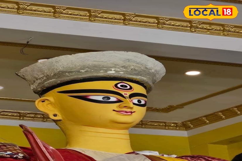 *পরদিন অর্থাৎ ৩০ অক্টোবর (বৃহস্পতিবার) ভোর ৫ঃ৪৪ মিনিটে শুরু হবে সপ্তমীর পুজো। সকাল ৯ঃ৩০ মিনিটে সপ্তমীর পুষ্পাঞ্জলি, এরপর সকাল ১০ঃ৩০ মিনিটে অষ্টমীর পুজো অনুষ্ঠিত হবে।
